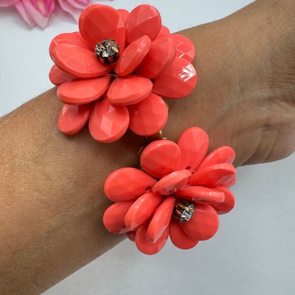 J. Crew Salmon Color Chunky Flower Bracelet Statement Signed Rhinestone Brass - Picture 6 of 13